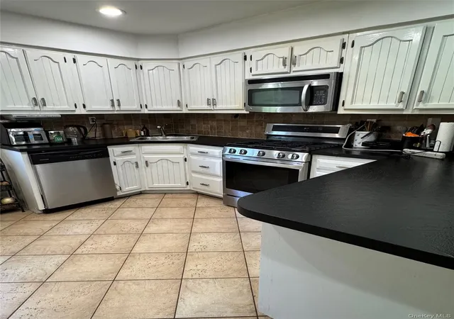 3rd image of 1498 Kew Ave, Hempstead, NY 11557 | MLS# 1007272