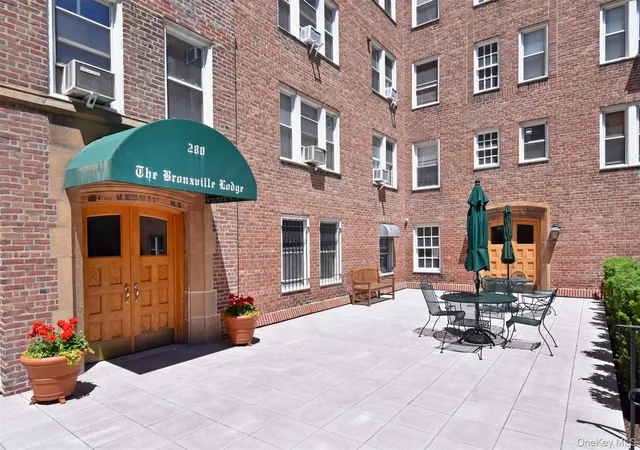 2nd image of 280 Bronxville Rd, Bronxville, NY 10708