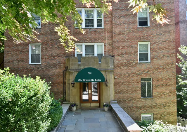 2nd image of 280 Bronxville Rd #5W, Yonkers, NY 10708 | MLS# 1007306
