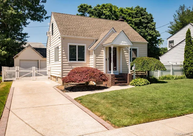 Homes for sale in Oyster Bay, NY | 36 Iroquois Pl, Oyster Bay, NY 11735 | MLS# 1007341