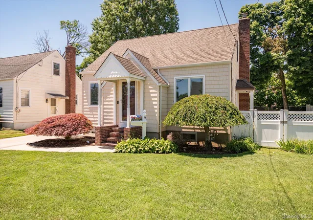 Homes for sale in Oyster Bay, NY | 36 Iroquois Pl, Oyster Bay, NY 11735 | MLS# 1007341