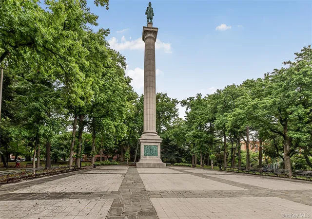 2nd image of 2711 Henry Hudson Pkwy, New York, NY 10463