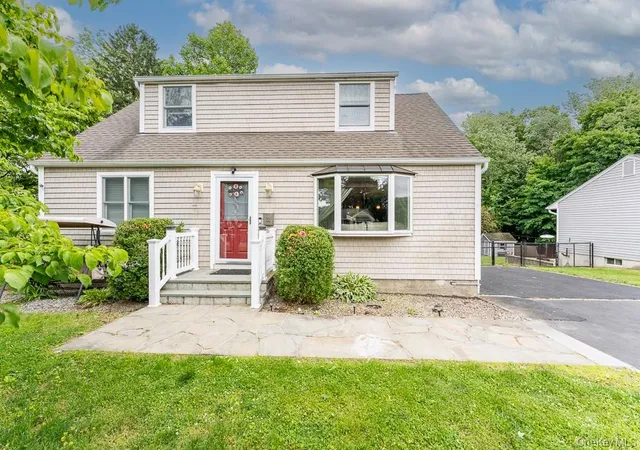 Homes for sale in Ossining, NY | 22 Oakbrook Rd, Ossining, NY 10562 | MLS# 1007357