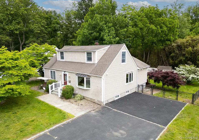 Homes for sale in Ossining, NY | 22 Oakbrook Rd, Ossining, NY 10562 | MLS# 1007357