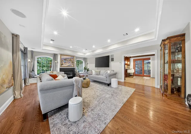 5th image of 125 Mimosa Dr, North Hempstead, NY 11576 | MLS# 1007376