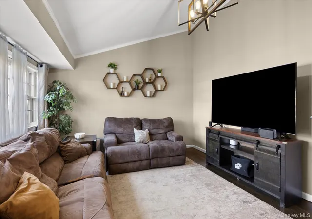 5th image of 300 W 24Th St, Deer Park, NY 11729 | MLS# 1007397