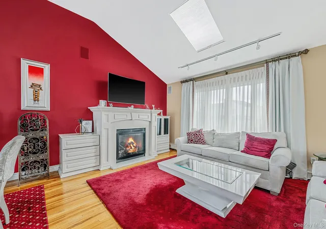 4th image of 3075 Hewlett Ave, Hempstead, NY 11566 | MLS# 1007398