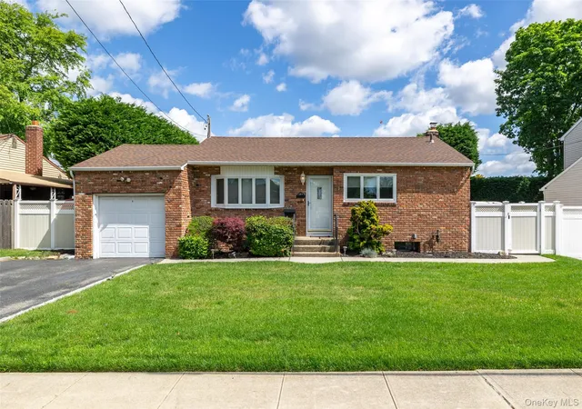 2nd image of 183 N Oak St, Oyster Bay, NY 11758 | MLS# 1007408