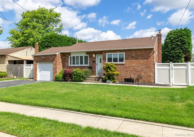 3rd image of 183 N Oak St, Oyster Bay, NY 11758 | MLS# 1007408