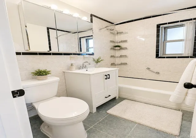 2nd image of 1010 Sherman Ave, Bronx, NY 10456
