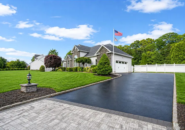 3rd image of 41 Paige Ln, Moriches, NY 11955 | MLS# 1007441