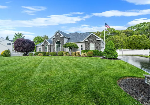 4th image of 41 Paige Ln, Moriches, NY 11955 | MLS# 1007441
