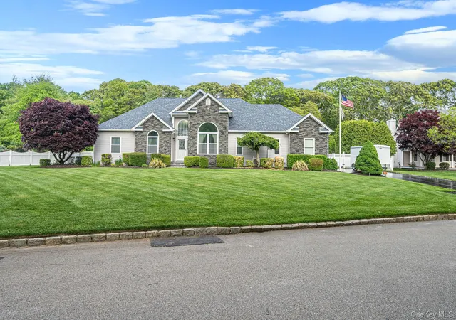 5th image of 41 Paige Ln, Moriches, NY 11955 | MLS# 1007441