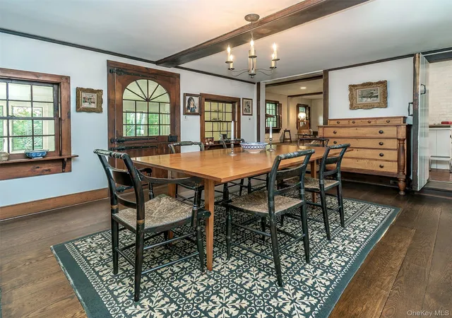 Photo 4 of Sale Pending at 10 Amherst Rd, Great Neck, NY 11021 | MLS# 1007453 | Listing updated on 2026-07-27