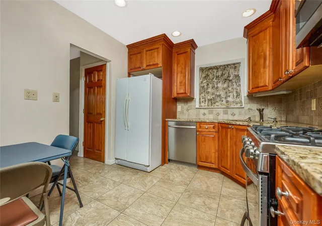 4th image of 7326 171St St, Fresh Meadows, NY 11366 | MLS# 1007471
