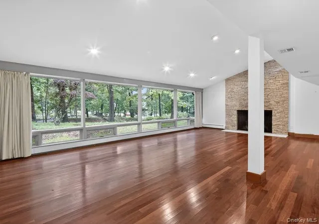 Photo 4 of Single family home for sale at 200 Judson Ave, Greenburgh, NY 10522 | MLS# 1007480 | Listing updated on 2026-10-09