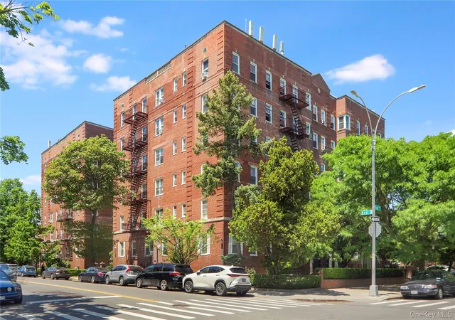 Photo 2 of Condo for sale at 1500 Ocean Pkwy #2H, Brooklyn, NY 11230 | MLS# 1007494 | Listing updated on 2026-08-27