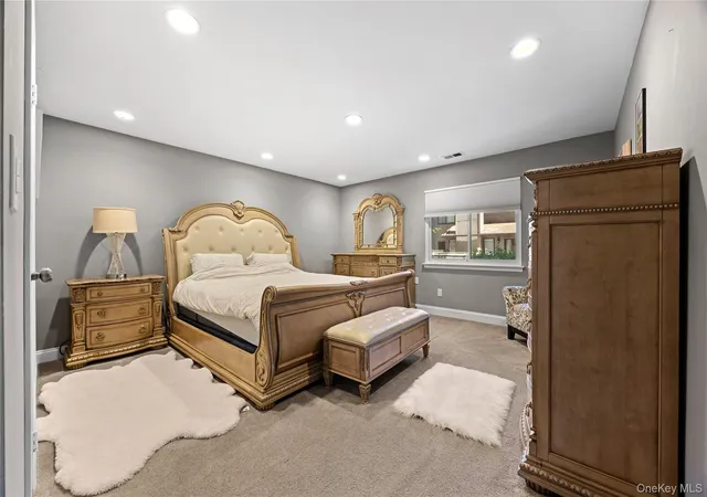4th image of 246 Hamlet Dr, Oyster Bay, NY 11753 | MLS# 1007497