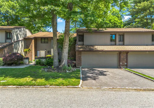 5th image of 246 Hamlet Dr, Oyster Bay, NY 11753 | MLS# 1007497