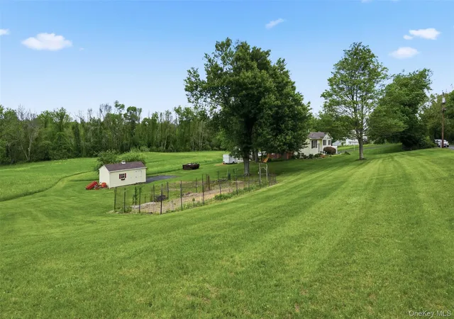 Homes for sale in Warwick, NY | 23 Old Cross Rd, Warwick, NY 10990 | MLS# 1007503
