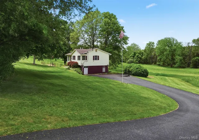 Homes for sale in Warwick, NY | 23 Old Cross Rd, Warwick, NY 10990 | MLS# 1007503
