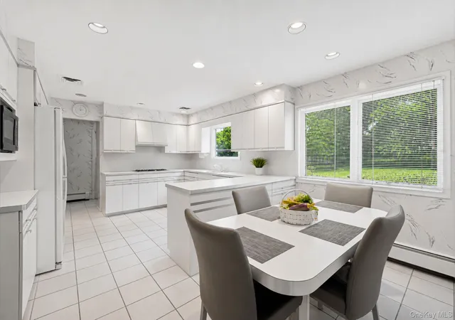 5th image of 35 High Pasture Cir, Dix Hills, NY 11746 | MLS# 1007506