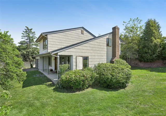 Photo 3 of Sale Pending at 7 Stirrup Ln, Glen Cove, NY 11542 | MLS# 1007514 | Listing updated on 2026-08-17