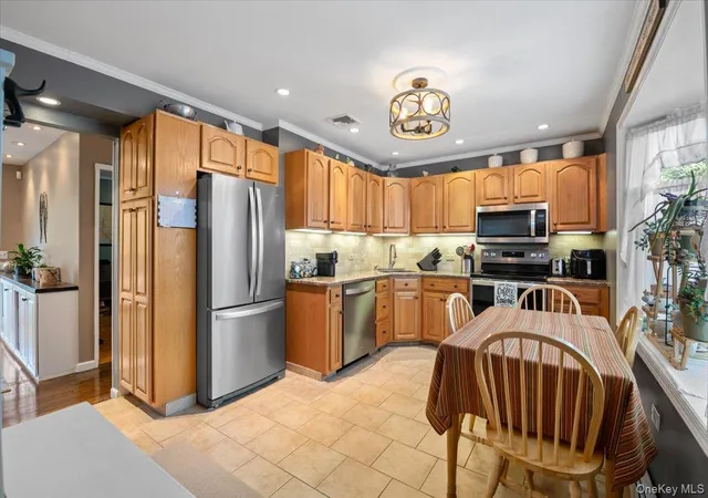 3rd image of 4 Westbury Ave, Oyster Bay, NY 11803 | MLS# 1007526