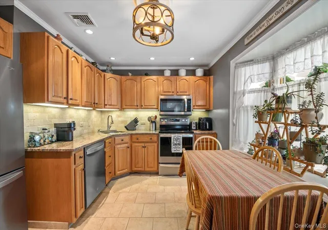 4th image of 4 Westbury Ave, Oyster Bay, NY 11803 | MLS# 1007526