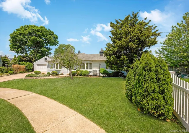 2nd image of 2316 Poe Ct, Hempstead, NY 11783 | MLS# 1007528