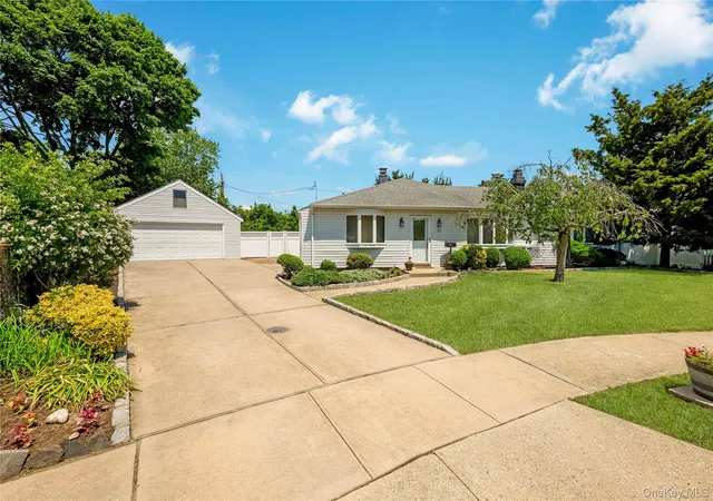3rd image of 2316 Poe Ct, Hempstead, NY 11783 | MLS# 1007528