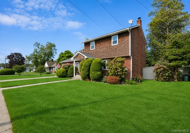 1st image of 11 Lincoln Ct, Copiague, NY 11726 | MLS# 1007548