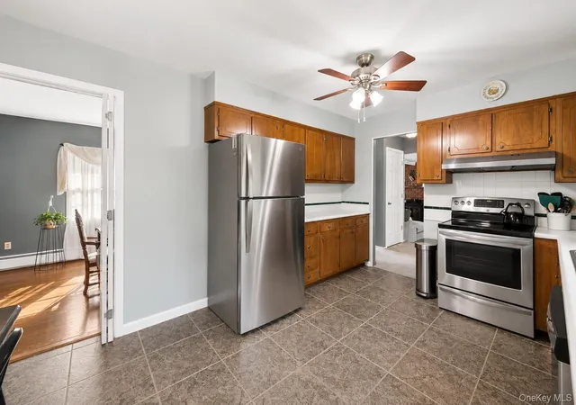 Photo 2 of Single family home for sale at 11 Lincoln Ct, Copiague, NY 11726 | MLS# 1007548 | Listing updated on 2026-09-23