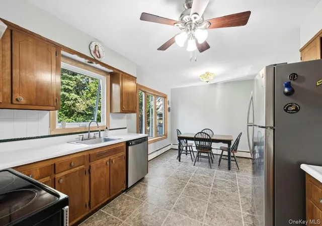 4th image of 11 Lincoln Ct, Copiague, NY 11726 | MLS# 1007548