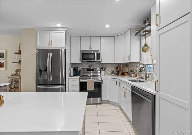 4th image of 1402 Brentwood Dr, Southeast, NY 10509 | MLS# 1007581