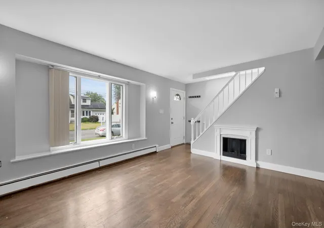 2nd image of 389 33rd St, Lindenhurst, NY 11757 | MLS# 1007582