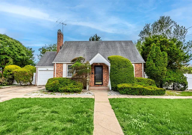 1st image of 674 Henry St, Hempstead, NY 11553 | MLS# 1007584