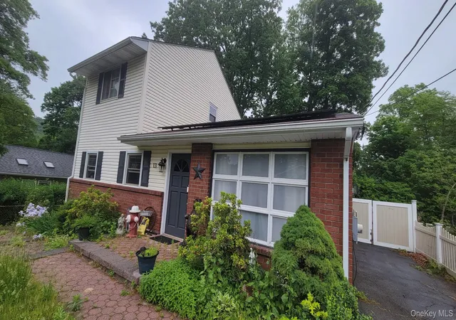 Homes for sale in Highlands, NY | 13 Murphy Rd, Highlands, NY 10922 | MLS# 1007591