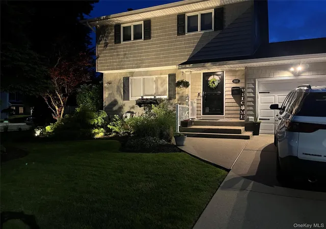 3rd image of 2448 Wallen Ln, Hempstead, NY 11710 | MLS# 1007628