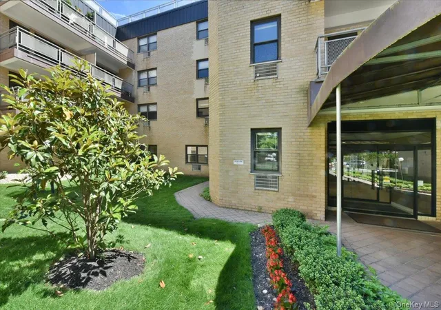 4th image of 40 Stoner Ave #01, Great Neck, NY 11021 | MLS# 1007642
