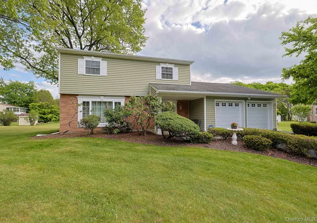 2nd image of 7 San Giacomo Dr, New Windsor, NY 12553 | MLS# 1007648