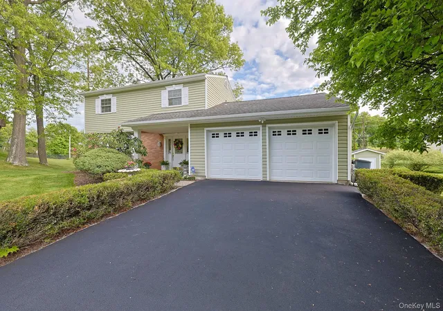 3rd image of 7 San Giacomo Dr, New Windsor, NY 12553 | MLS# 1007648