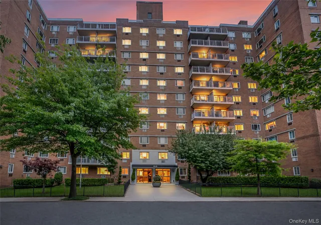 Homes for sale in New York, NY | 3965 52nd St #9P, New York, NY 11377 | MLS# 1007654