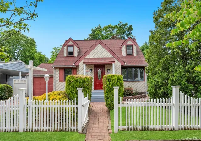 2nd image of 110 Penataquit Ave, Bay Shore, NY 11706 | MLS# 1007659