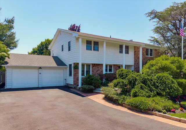 1st image of 26 Quaker Ln, Oyster Bay, NY 11735 | MLS# 1007674