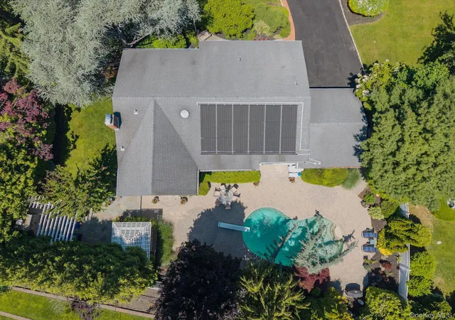 4th image of 26 Quaker Ln, Oyster Bay, NY 11735 | MLS# 1007674