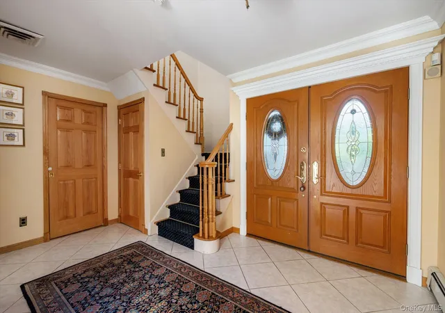 5th image of 26 Quaker Ln, Oyster Bay, NY 11735 | MLS# 1007674