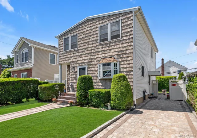 Photo 1 of Sale Pending at 206 Arlington St, North Hempstead, NY 11501 | MLS# 1007679 | Listing updated on 2026-07-27