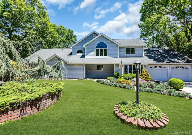 3rd image of 23 Campus Ln, Ronkonkoma, NY 11779 | MLS# 1007694