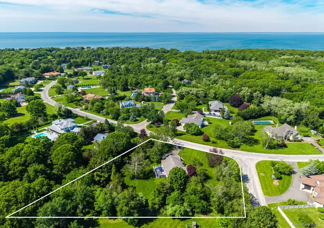 Homes for sale in Southold, NY | 575 Willow Dr, Southold, NY 11939 | MLS# 1007703